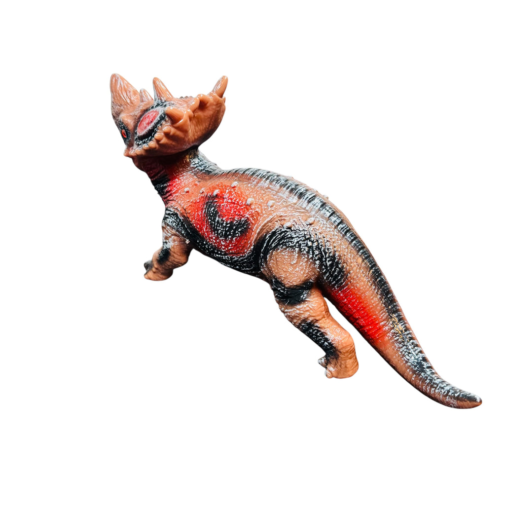 Dinozaur Pachyrhinosaurus Baby